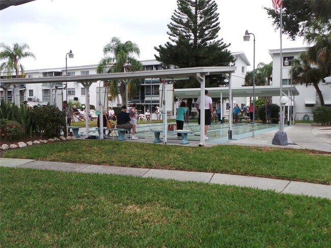 Building Photo - 1875 Sunny Dr