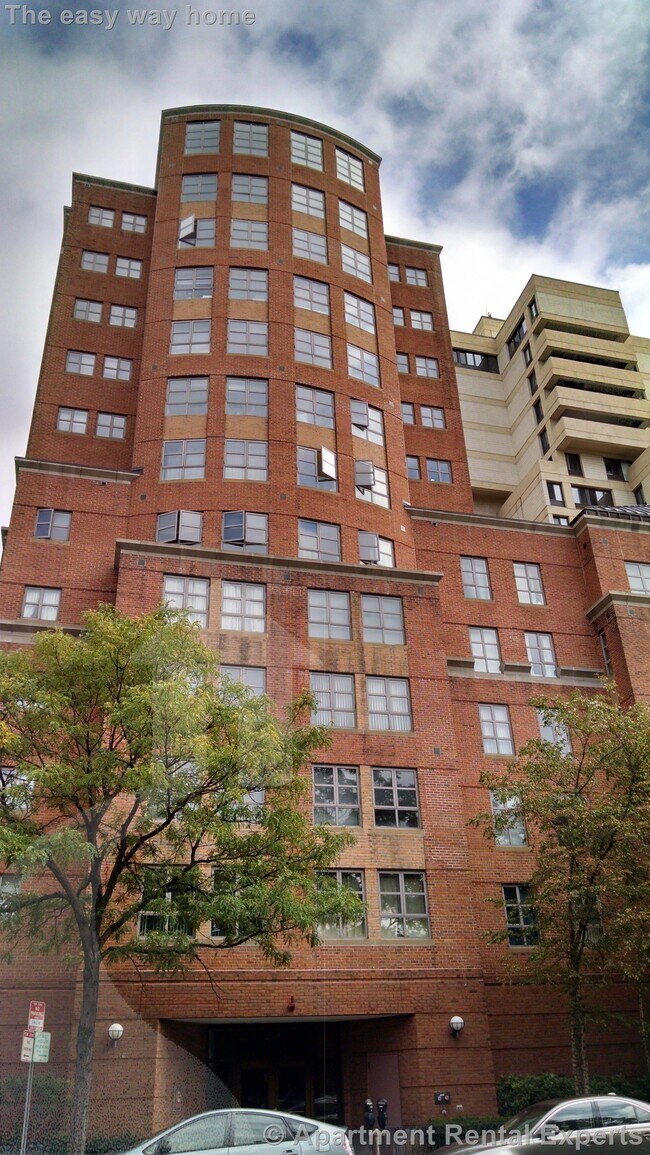 Building Photo - 931 Massachusetts Ave