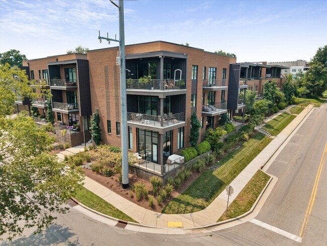 Building Photo - 601 Hamilton Ave