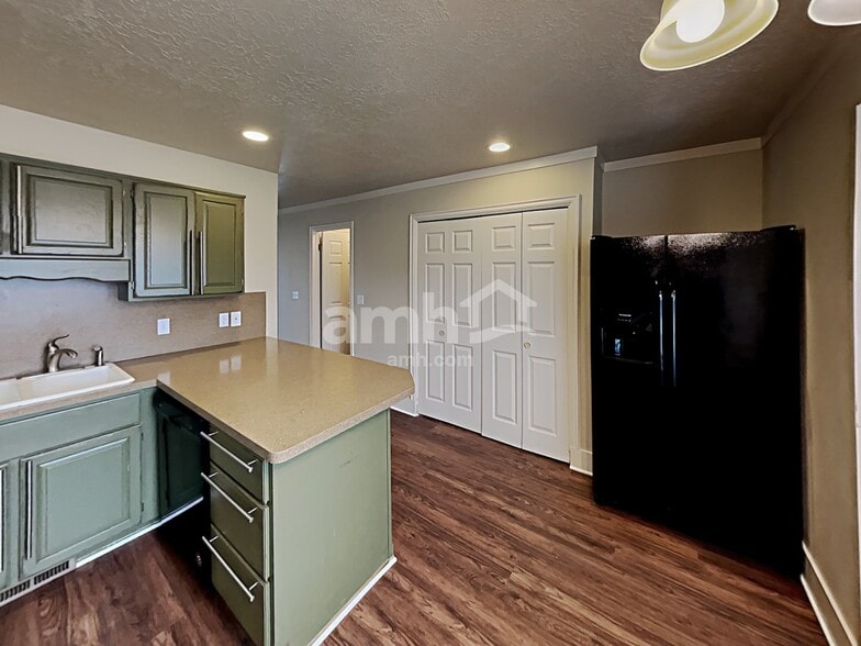 Building Photo - 2792 Brady Way