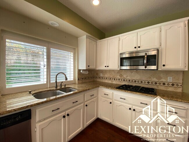 Building Photo - 6118 Cameo Dr