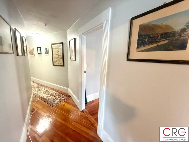 Building Photo - 53 Elm St