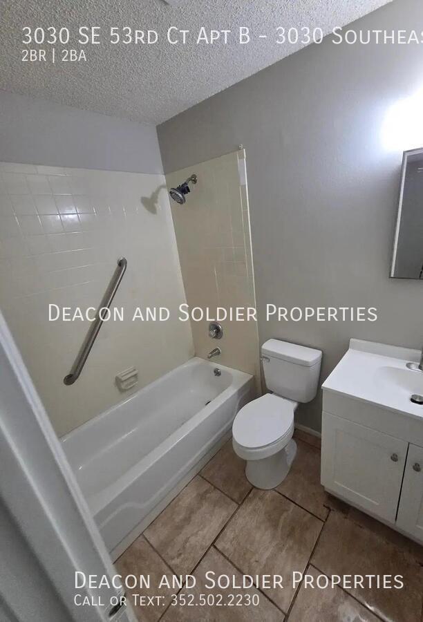 Building Photo - 3030 SE 53rd Ct