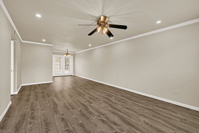 Building Photo - 1817 Commonwealth St