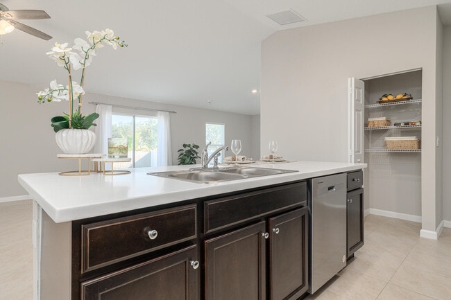 Building Photo - 3197 SW Armucher St