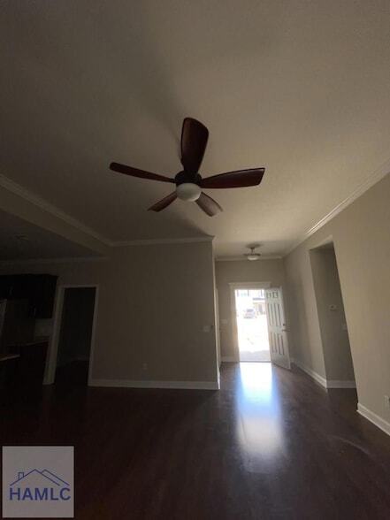 Building Photo - 729 Burke Dr