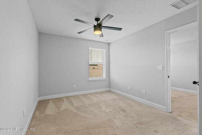 Building Photo - 213 Foxcross Ave