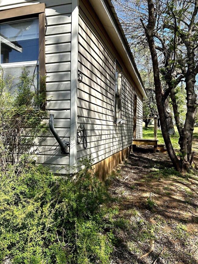 Building Photo - 602 W Oklahoma Ave