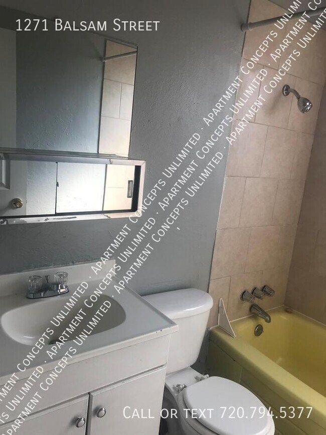 Building Photo - 1271 Balsam St