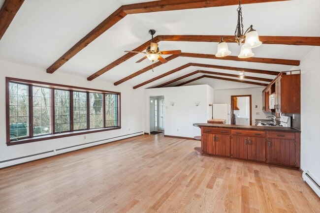 Building Photo - 17 Hillside Rd