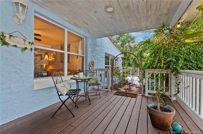 Building Photo - 508 SE Balboa Ave