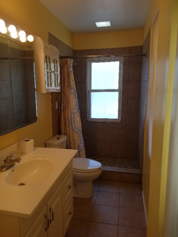 Building Photo - 13406 Boca Ciega Ave