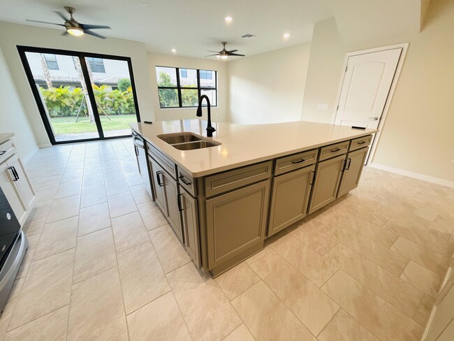 Building Photo - 8208 Tailshot Ct