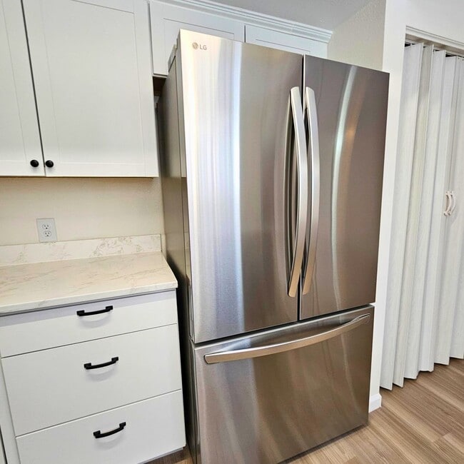 Building Photo - 3BR/2BA Townhome in NLV!