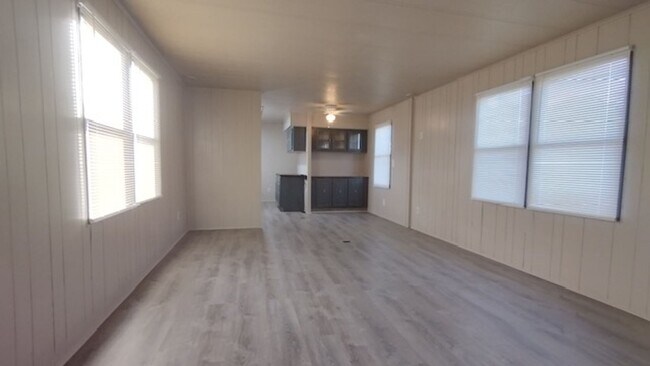 Building Photo - Beautiful Remodeled 2BR/2Bath Home - Granbury - Indian Harbor