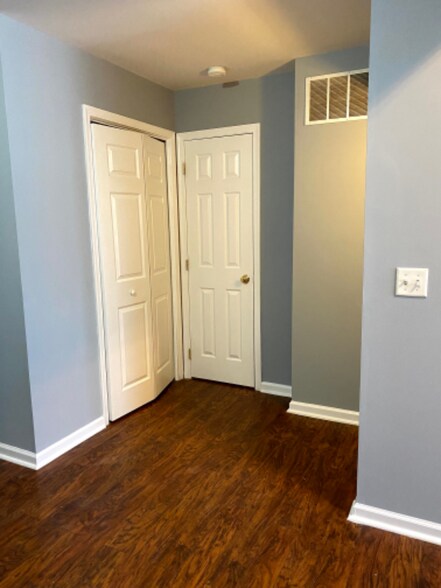 Building Photo - 2663 Anthony Ct