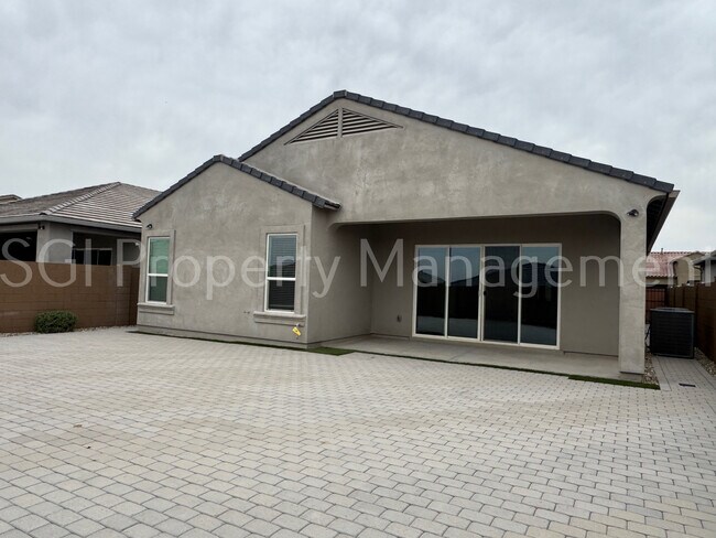 Building Photo - 6047 E Sinclair St
