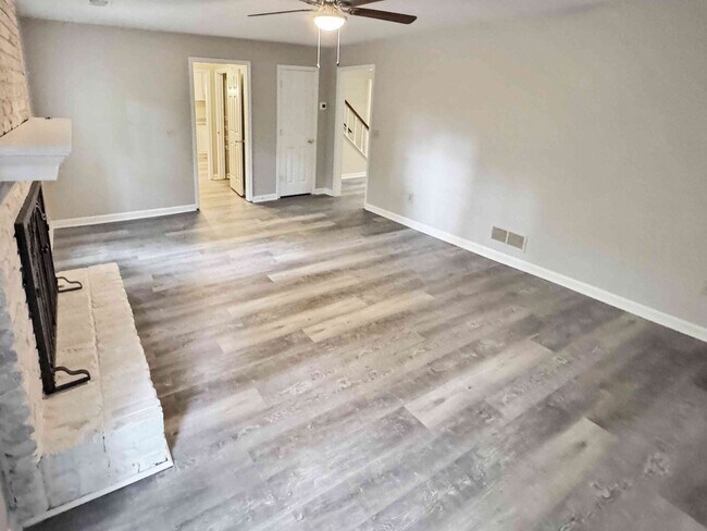 Building Photo - Renovated 4BR Home in Walton HS East Cobb