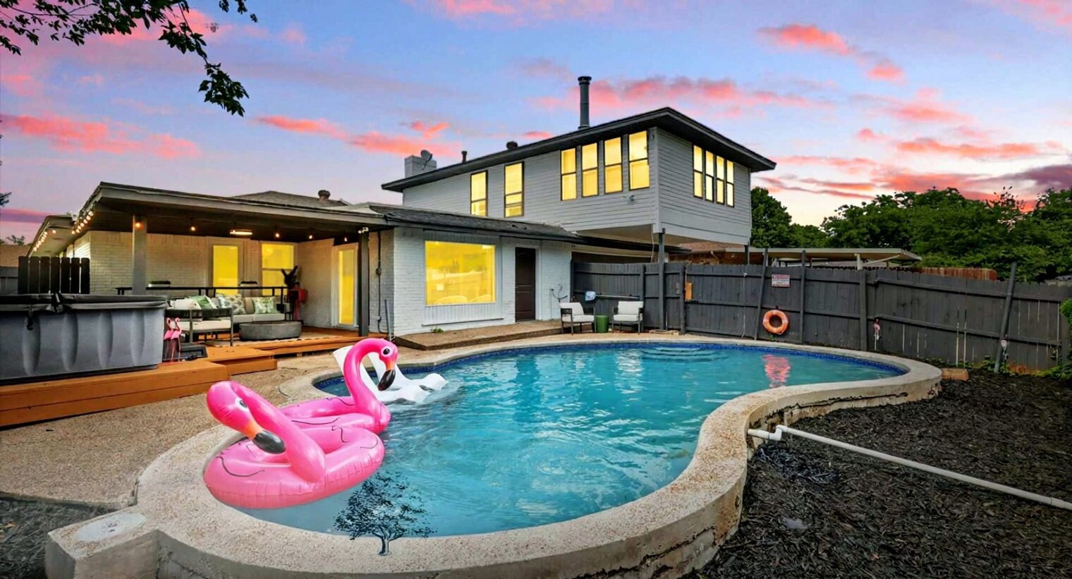 Building Photo - 522 Flamingo Way