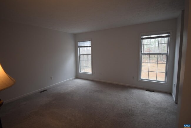 Building Photo - 3364 Dogwood Dr