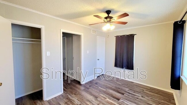 Building Photo - Bill Bradford Rd 400 - 5