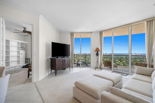 Building Photo - 347 N New River Dr E