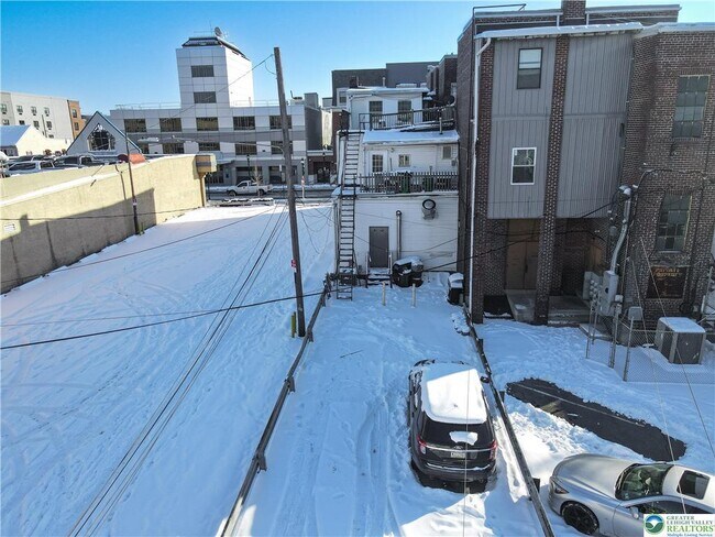 Building Photo - 1015 Hamilton St