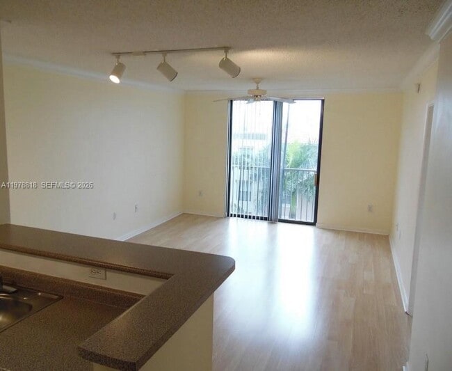 Building Photo - 1919 Van Buren St