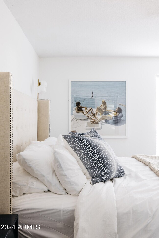 Building Photo - 6629 E Dreyfus Ave