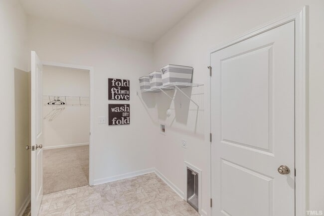 Building Photo - 95 Suhani Ln