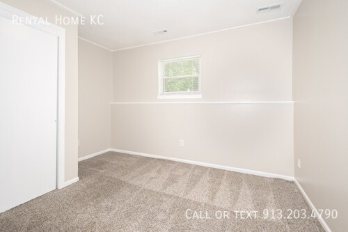 Building Photo - 16413 W 123rd St