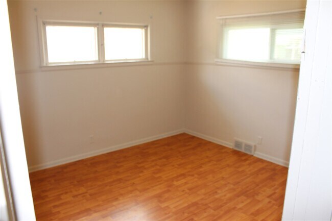 Building Photo - 1512 Sayre St