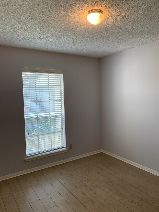 Building Photo - 2120 El Paseo St