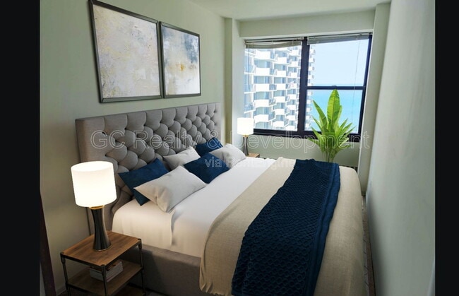 Building Photo - 6030 N Sheridan Rd