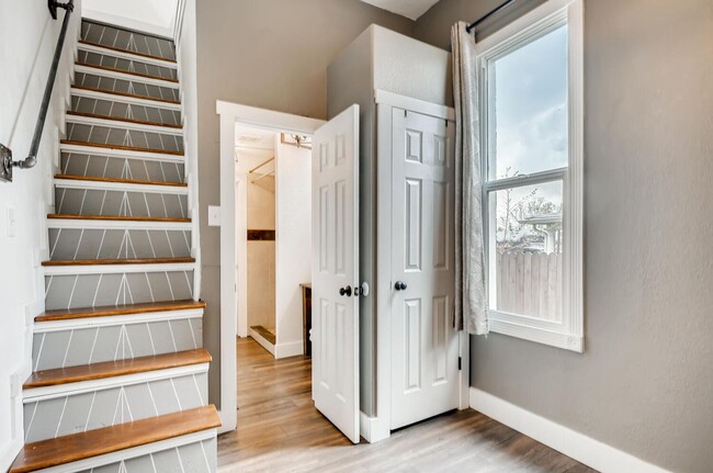 Building Photo - Remodeled Brick Bungalow in Denver's Globe...