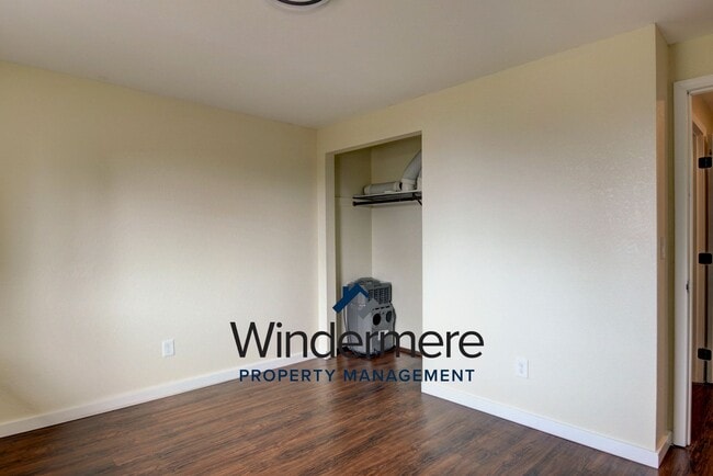 Building Photo - 3-bedroom, 2.5-bathroom With Private Beach Access