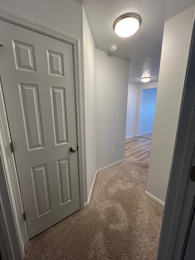 Building Photo - 3 Bed 2 Bath Nampa!