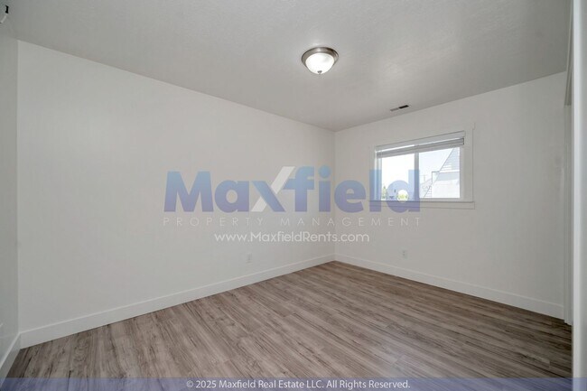 Building Photo - North Salt Lake 2 BD 1 BA - $500.00 Securi...