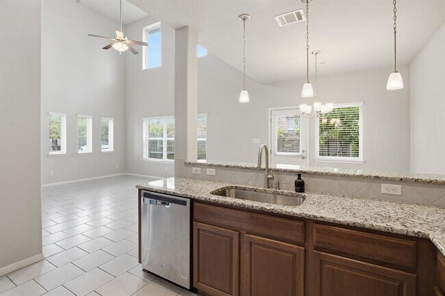 Building Photo - 2304 S Lakeline Blvd