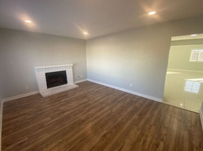 Building Photo - 7847 Bacadi Dr