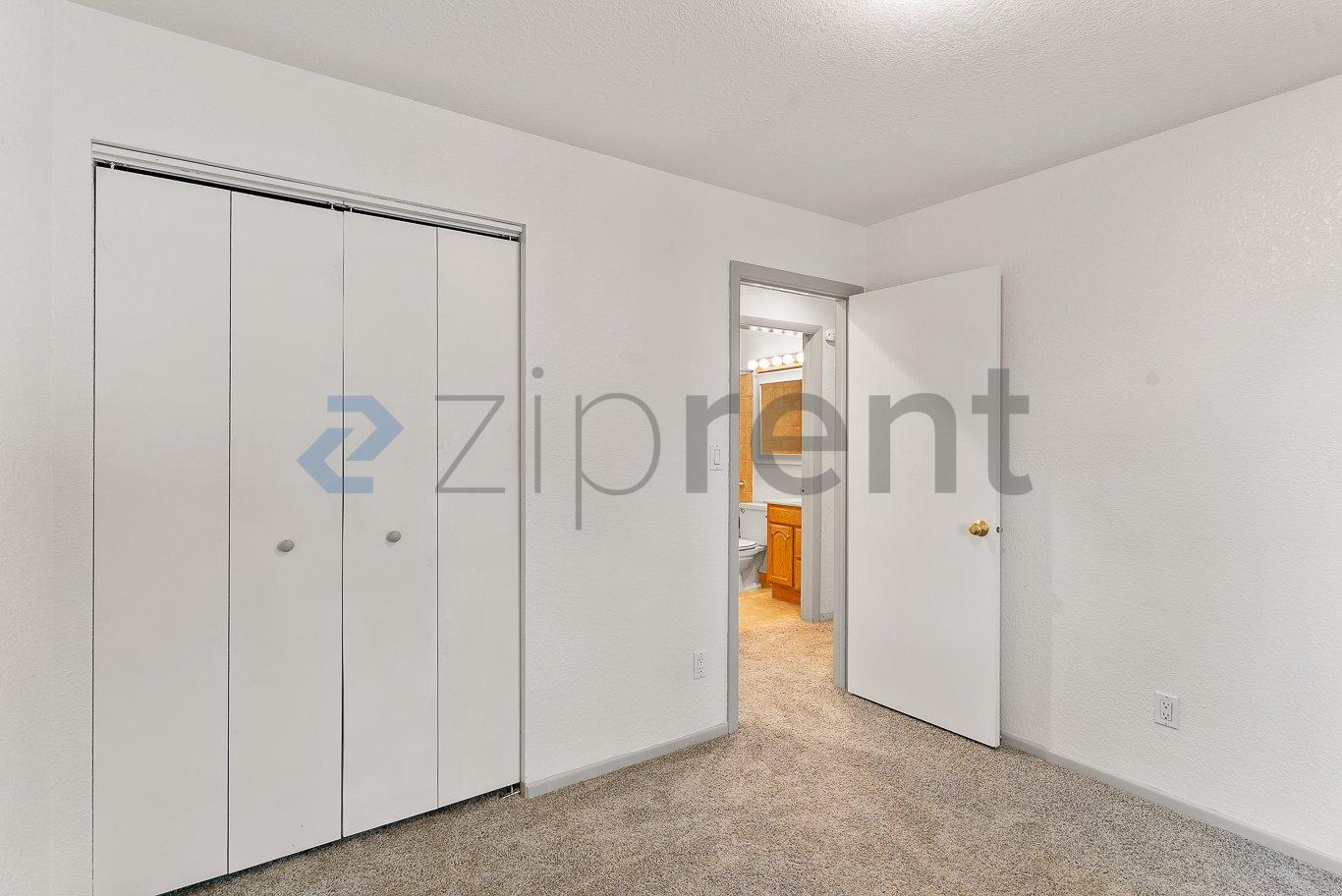 Building Photo - Unit