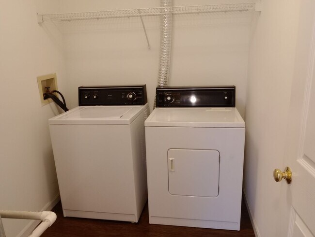 Building Photo - 3527-3529 Prescott Dr.