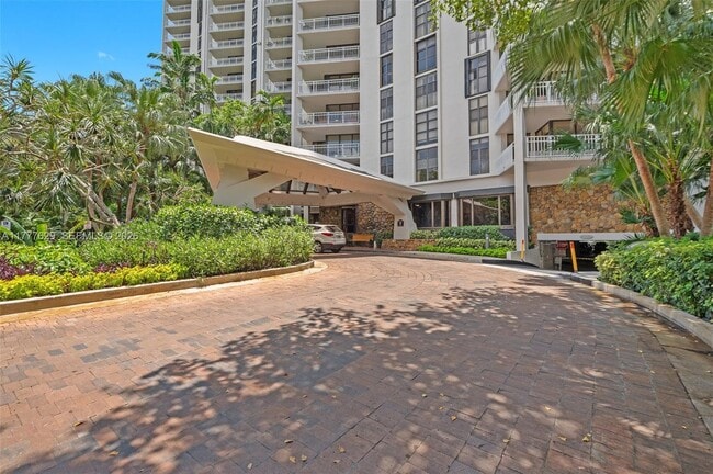 Building Photo - 2000 Towerside Terrace