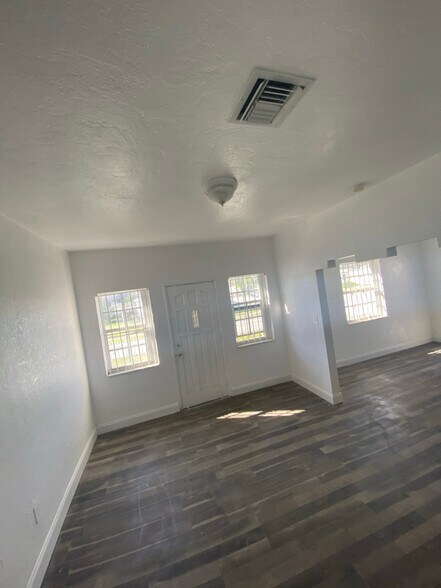 Building Photo - 786 NW 75th St