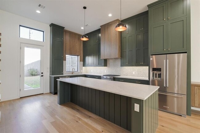 Building Photo - 827 NW 8th St