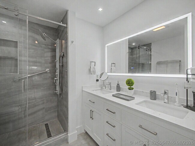 Building Photo - 5154 Oakhill Ln