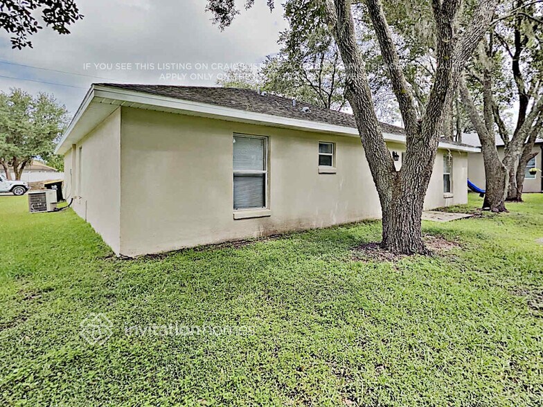 Building Photo - 441 Eagle Dr