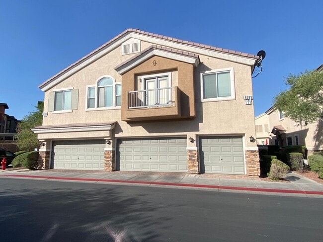 Building Photo - 2 bed townhome in Henderson