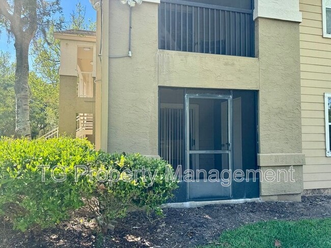 Building Photo - 11 Arbor Club Dr