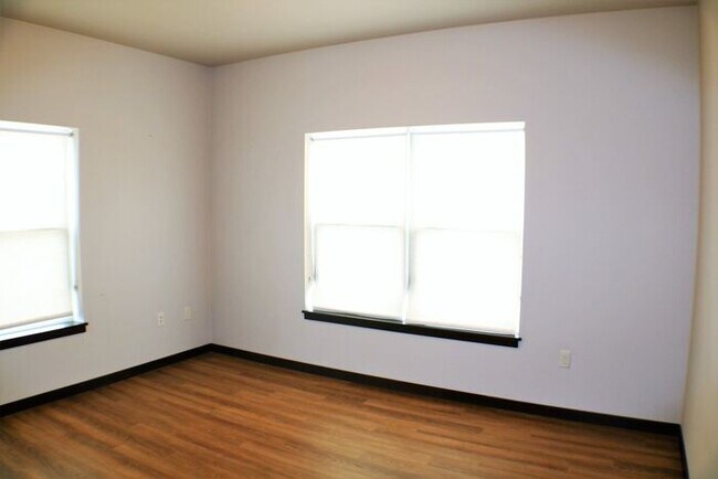 Building Photo - $1,635| 2 Bedroom, 2 Bathroom 1st Floor Condo | Pet Friendly* | Available for August 1st, 2026 Mo...